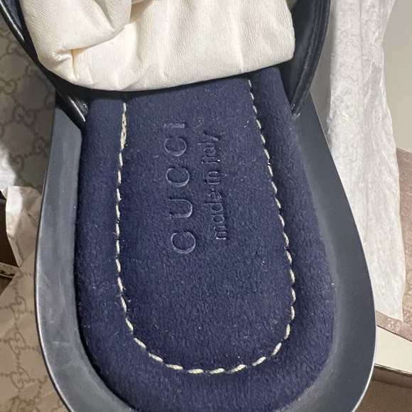 Gucci GG Supreme Men’s Flip Flop Thong Sandals - Picture 8 of 13